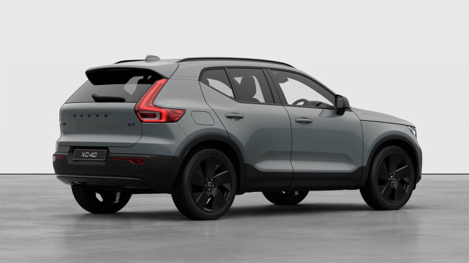 Volvo XC40 2.0 B3P Plus Pro Black Edition 5dr Auto Petrol Estate - Image 3